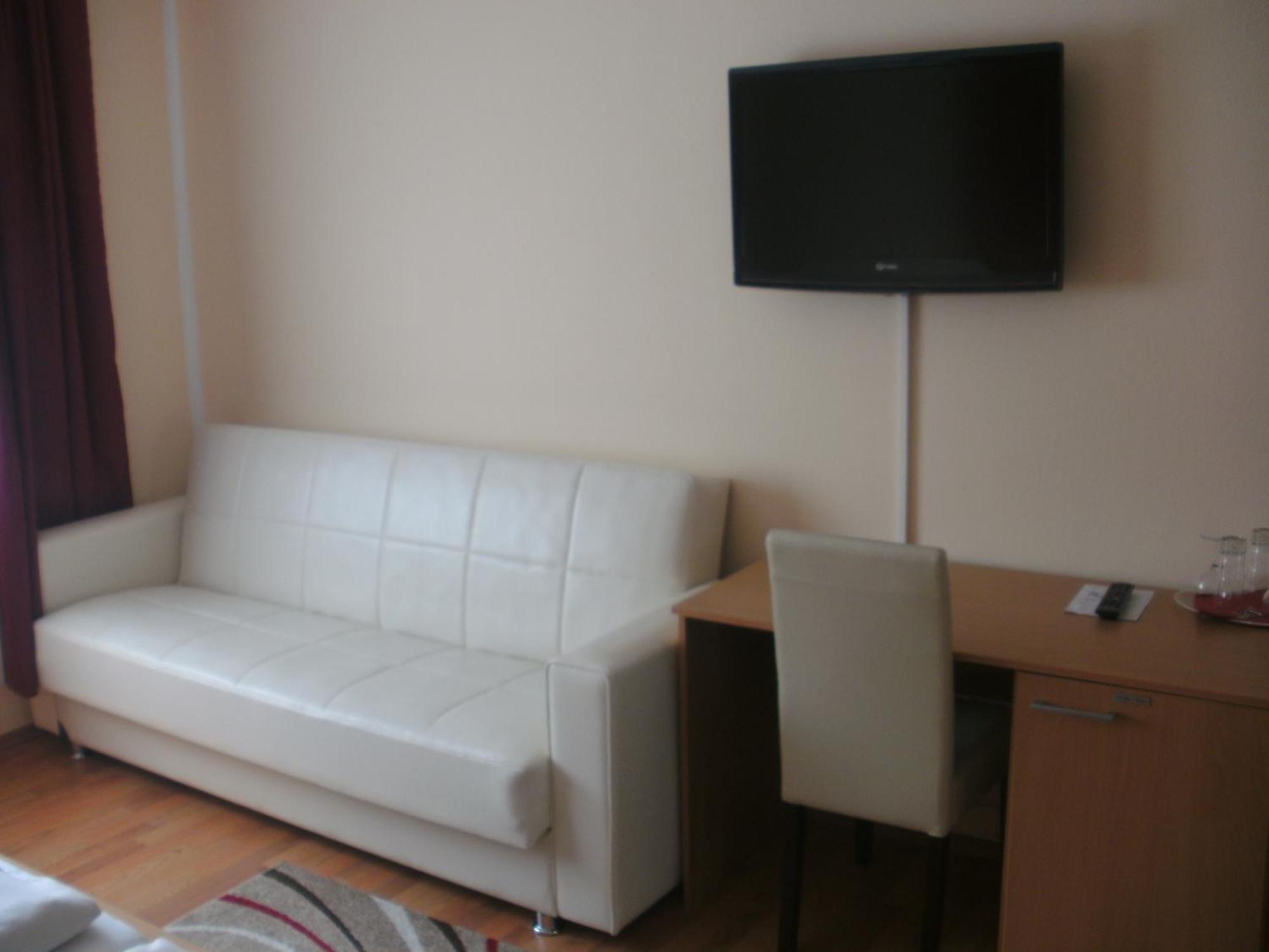 Hotel Rhein-Mosel-View Urbar  Екстер'єр фото