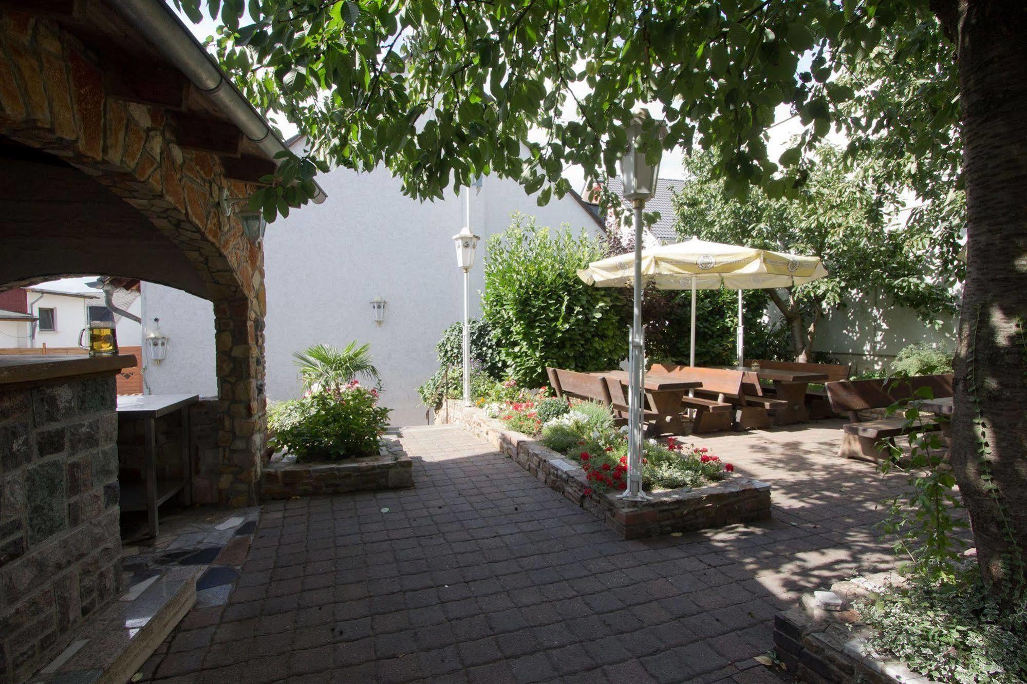 Hotel Rhein-Mosel-View Urbar  Екстер'єр фото